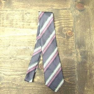 Men's Van Heusen tie hand made 100% silk
